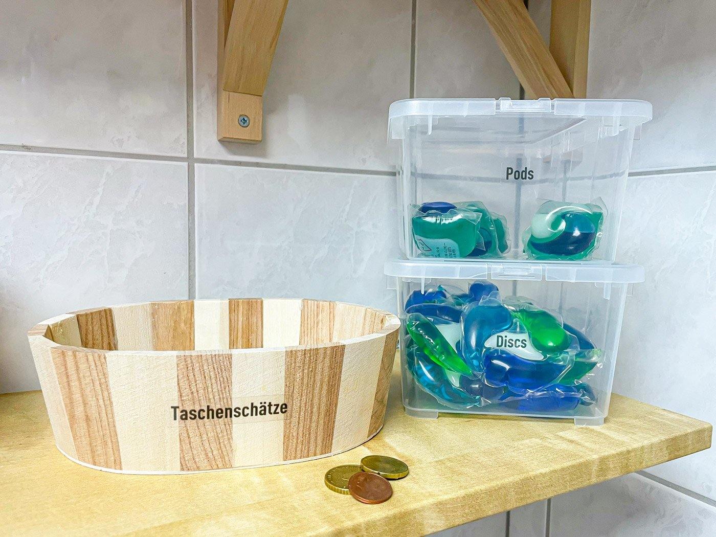 Aufkleber Wäsche sortieren und Waschmittel - Anwendung Waschmittel und Taschenschätze
